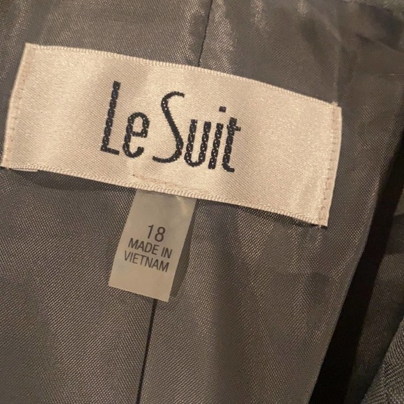 Le Suit NWT Gray Single Button Blazer sz 18 - Picture 4 of 9